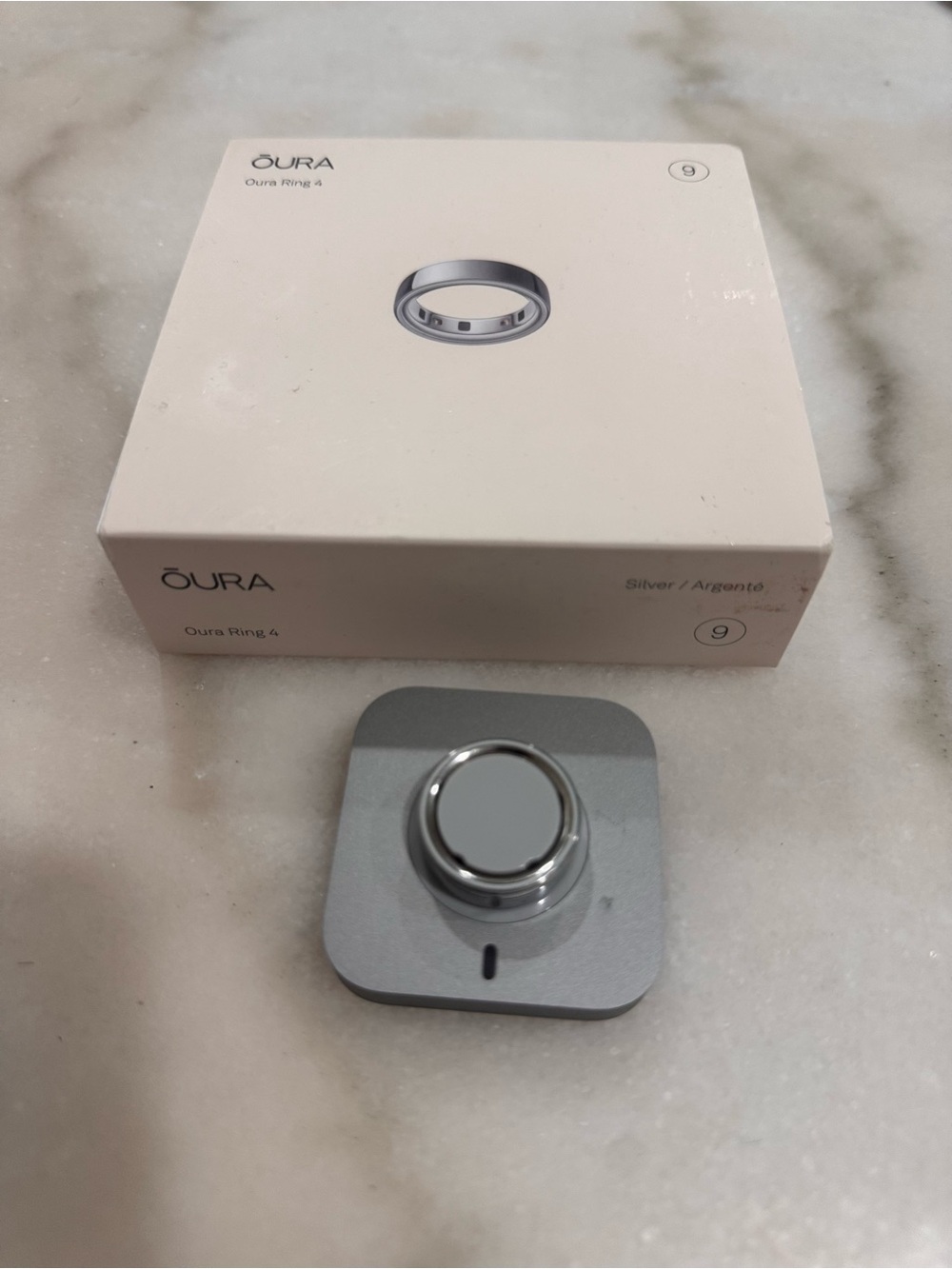 Oura Ring 4 - Silver Metallic Smart Ring
